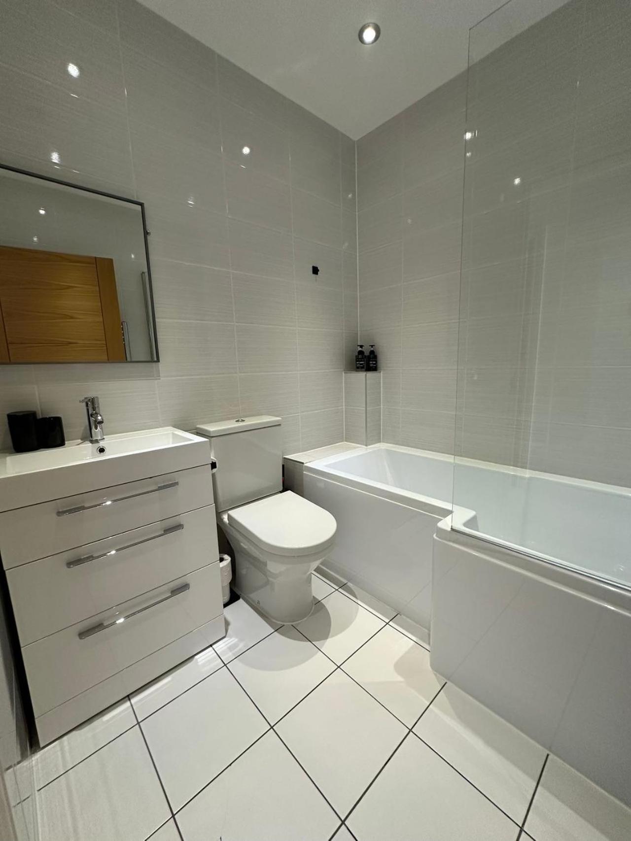 Spacious 4Br 4Ba Gated Townhouse With Balconies, Central Jq Birmingham Zewnętrze zdjęcie