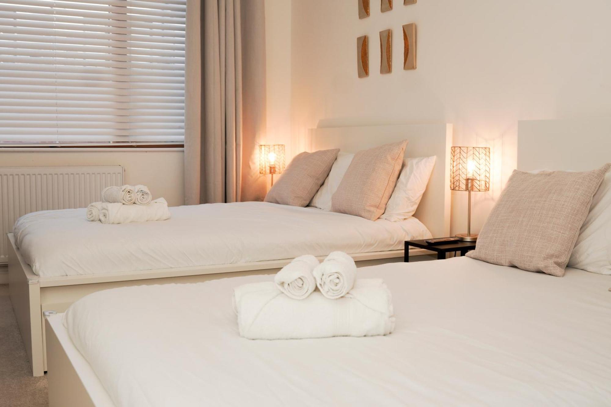Spacious 4Br 4Ba Gated Townhouse With Balconies, Central Jq Birmingham Zewnętrze zdjęcie